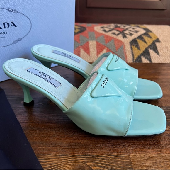 Prada Triangle Logo Spazzolato Glossy Leather 65mm Sandals $1,100 Used Twice! - Picture 4 of 15